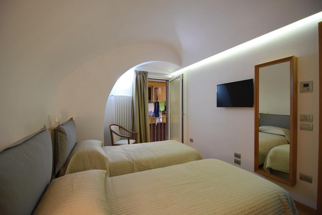 La Strada Parlata Hotel Napoli Eksteriør billede