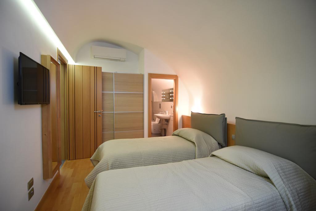 La Strada Parlata Hotel Napoli Eksteriør billede